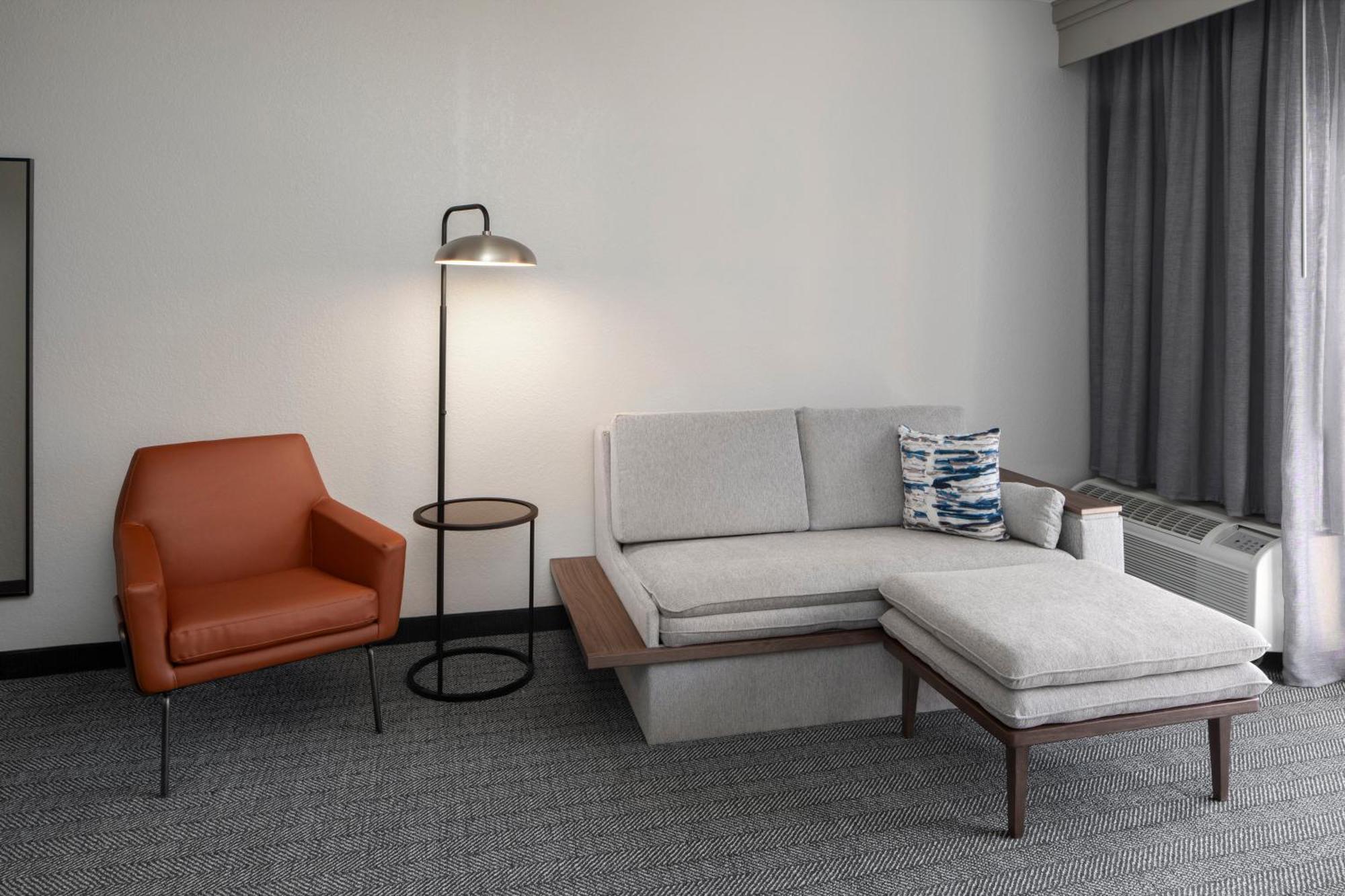 Courtyard By Marriott West 3*