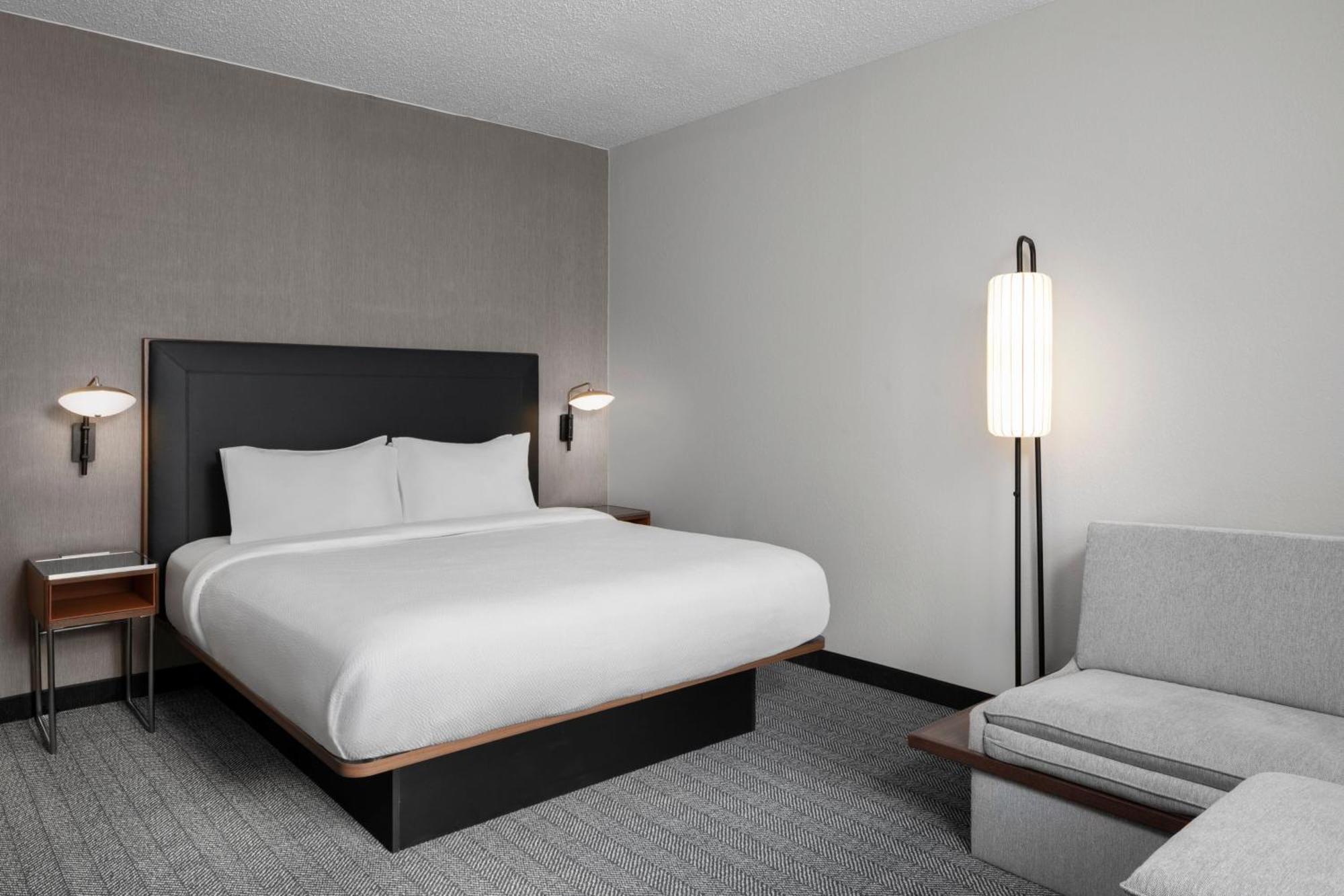 Hotel Courtyard By Marriott West