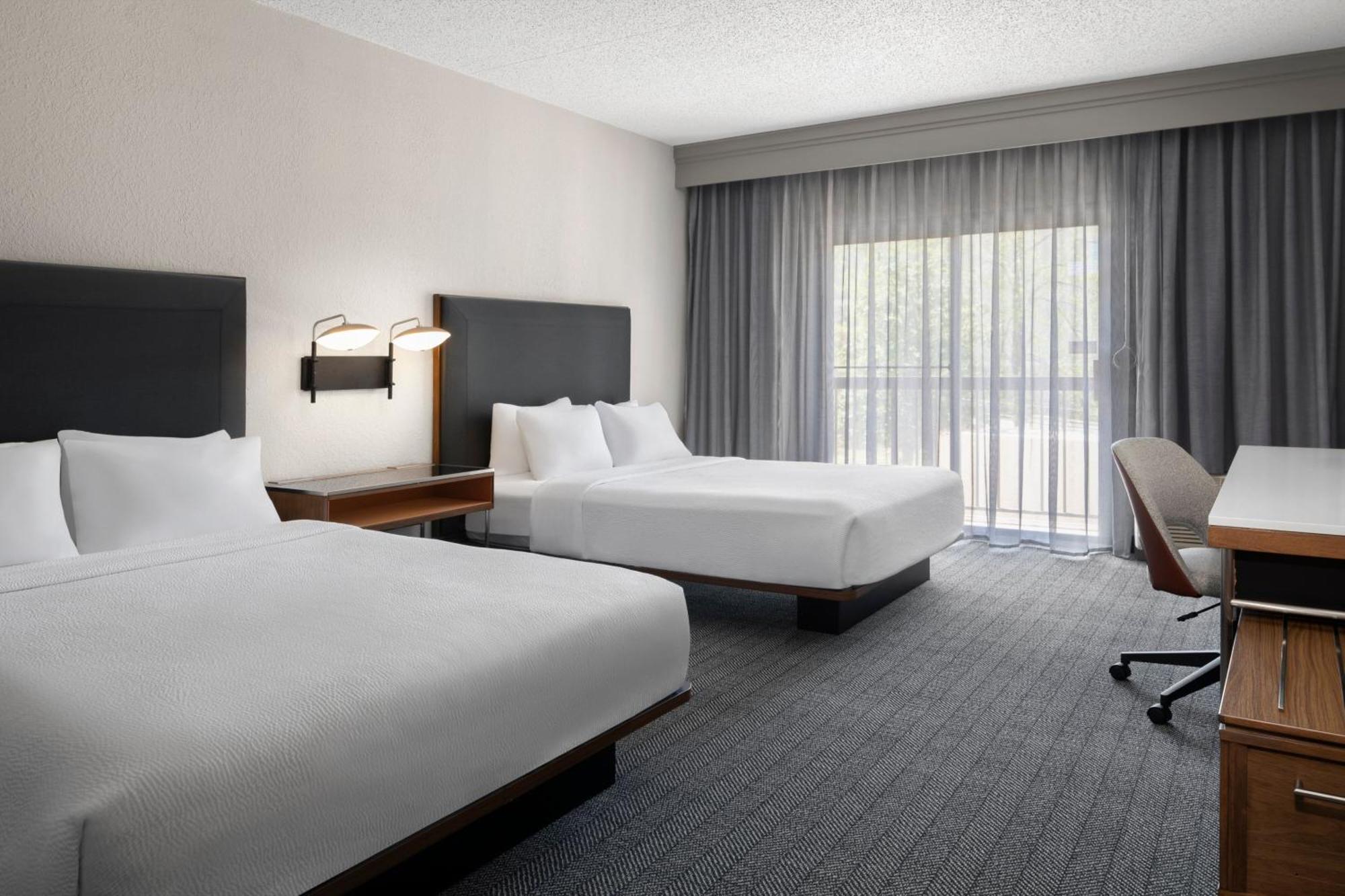 Courtyard By Marriott West 3*